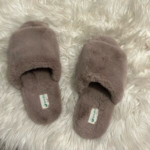 Grey Honeydew Slippers